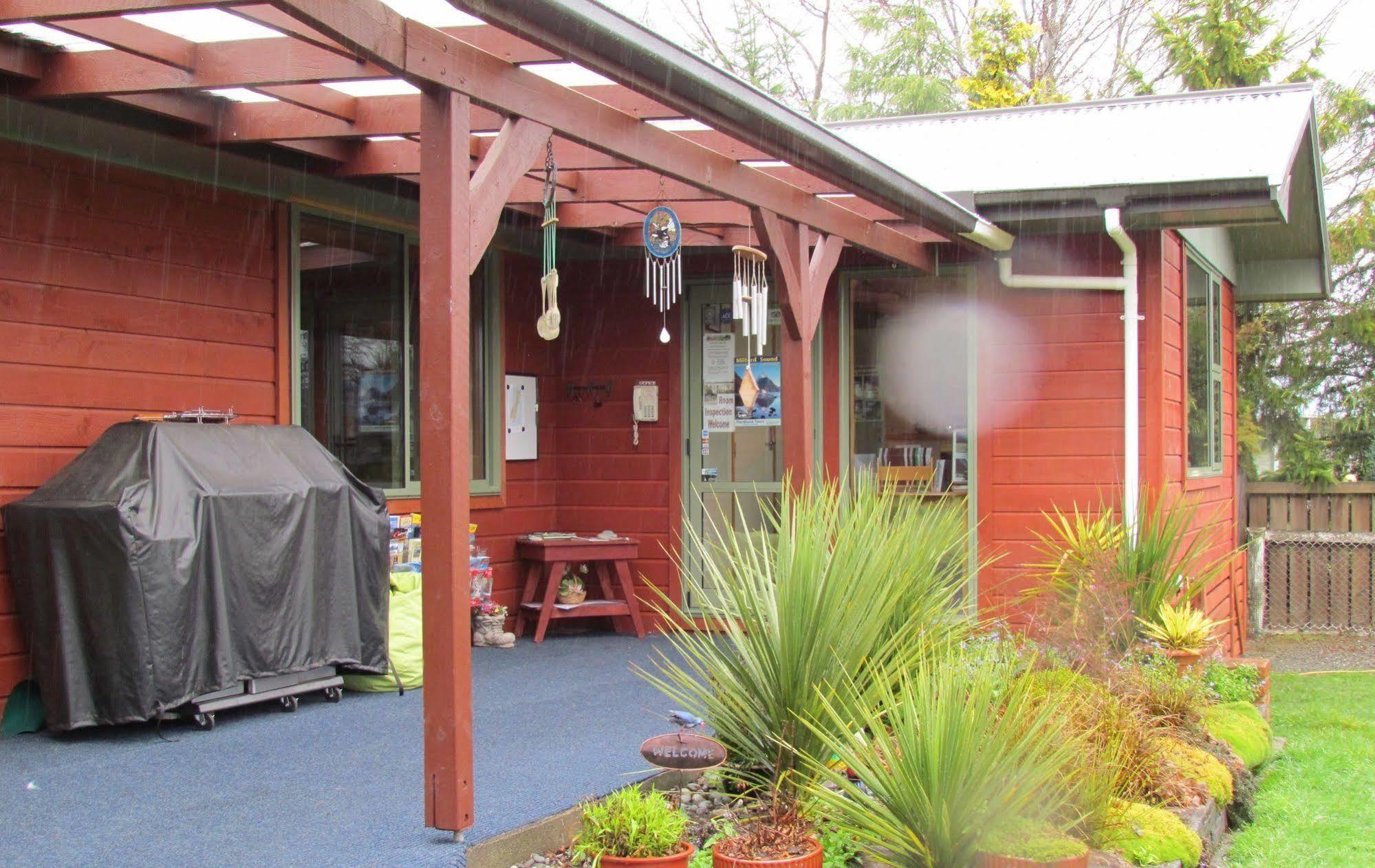 伯奇伍德小屋酒店 蒂阿瑙湖 外观 照片